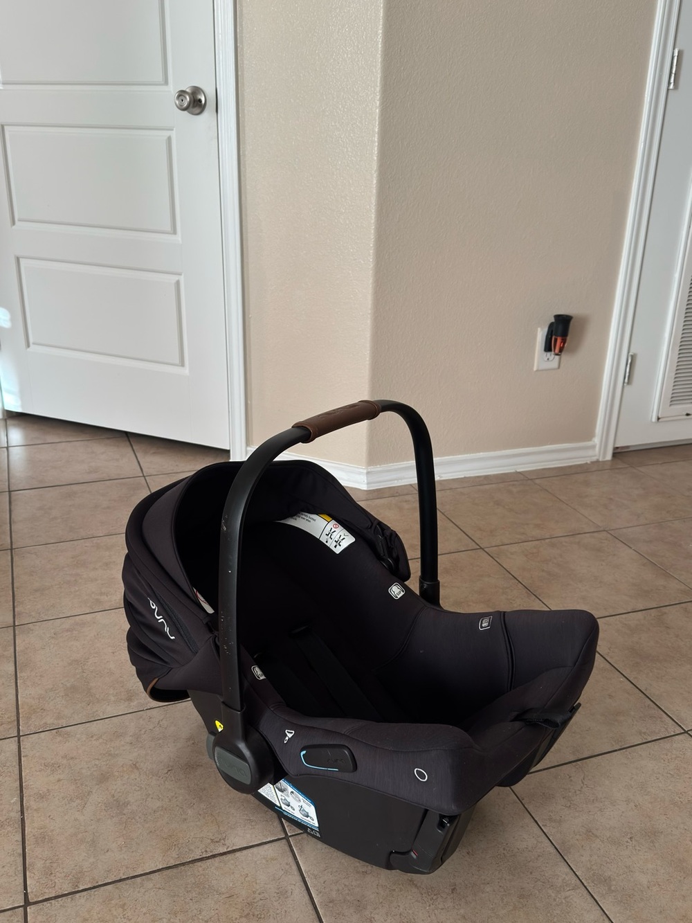 Nuna pipa urban infant carseat